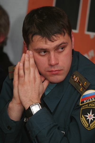 Григорий Юматов, брат Антона, он служит старшим лейтенантом в челябинском МЧС
