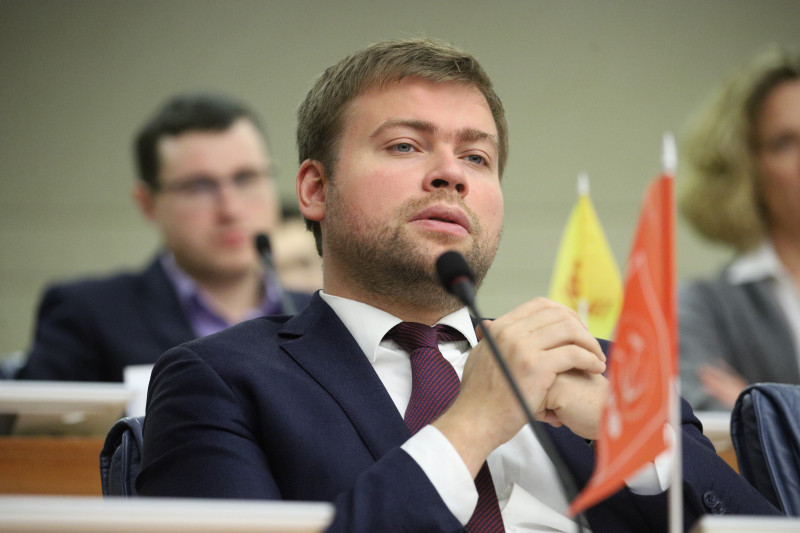 Депутат Леонид Зюганов, у его помощники заражены коронавирусом