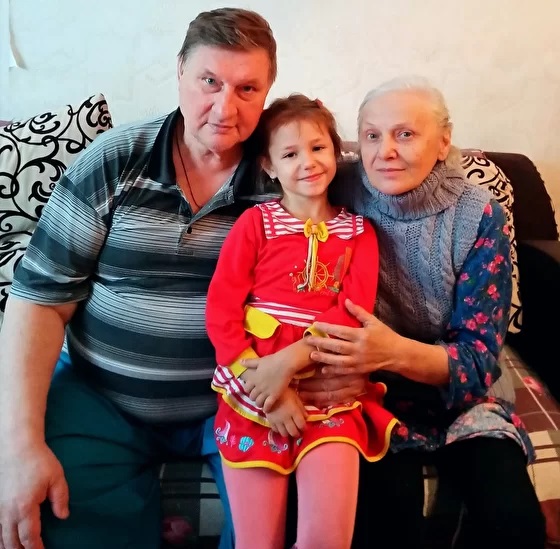 Врач Владимир Фиошин с семьей, его не клали в реанимацию