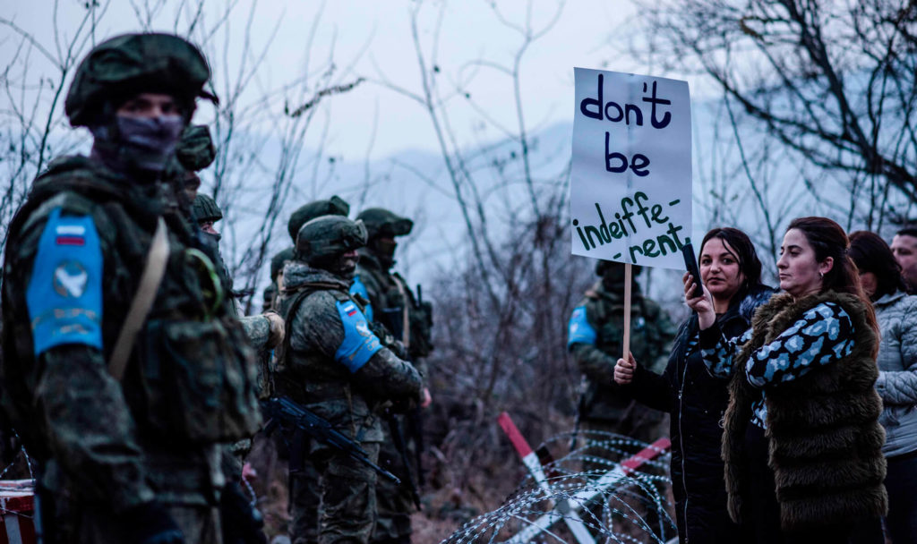 Экоактивисты, устроившие блокаду Нагорного Карабаха, перед российскими миротворцами