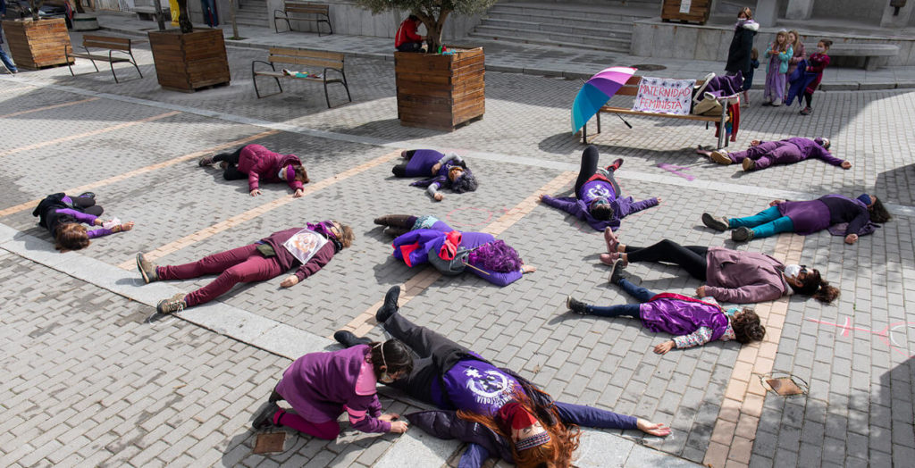 Как переехать в Испанию. Акция феминисток к Международному женскому дню в Мадриде.