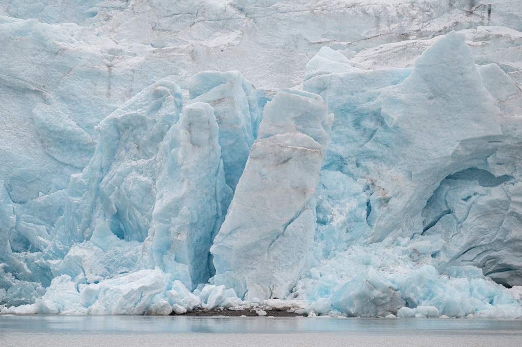 Ледник в Биллефьорд, Норвегия, 28 сентября 2023 года