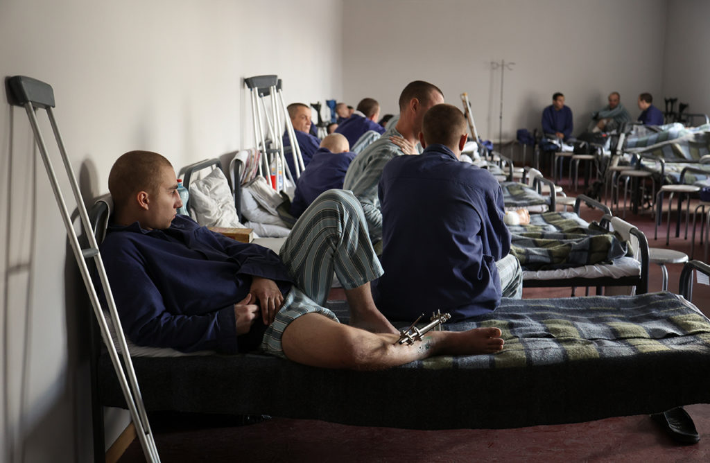 Раненый российский военнопленный в центре содержания под стражей во Львовской области, 16 ноября 2023 года