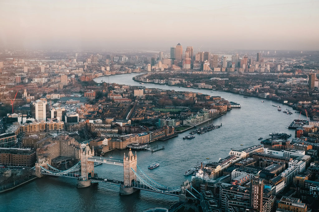 Вид на Лондон, Великобритания, с высоты полета