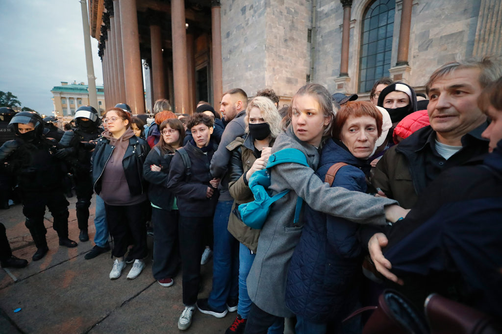 После выборов в сентябре 2022 года власти объявили частичную мобилизацию, и в России также прошли акции протеста. На фото — акция протеста в Санкт-Петербурге, 21 сентября 2022 года.