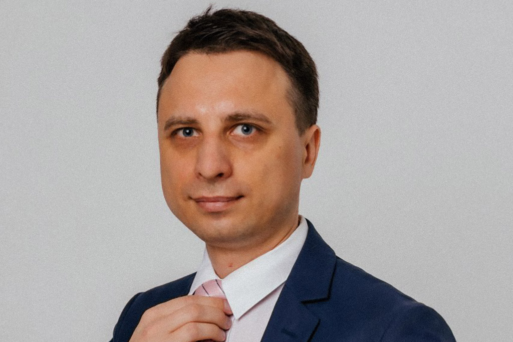 Максим Оленичев — адвокат, ведущий первое дело о демонстрации ЛГБТ-символики