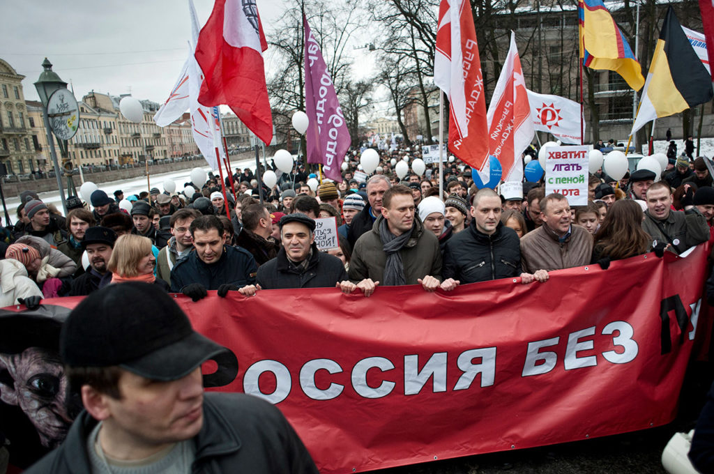 Акции протеста продолжались много месяцев. Политик стал одним из лидеров оппозиции и участвовал в митингах в Санкт-Петербурге и Москве