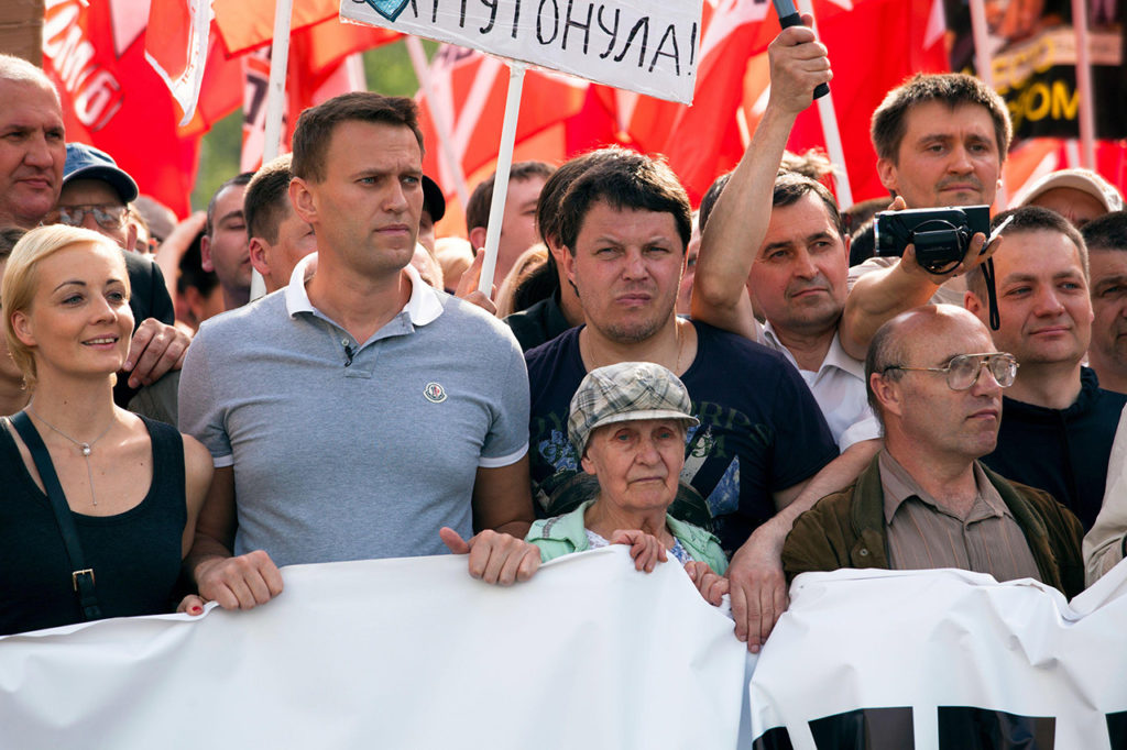 Политик и его жена Юлия на «Марше миллионов» — акции оппозиции против выдвижения Владимира Путина на третий срок.