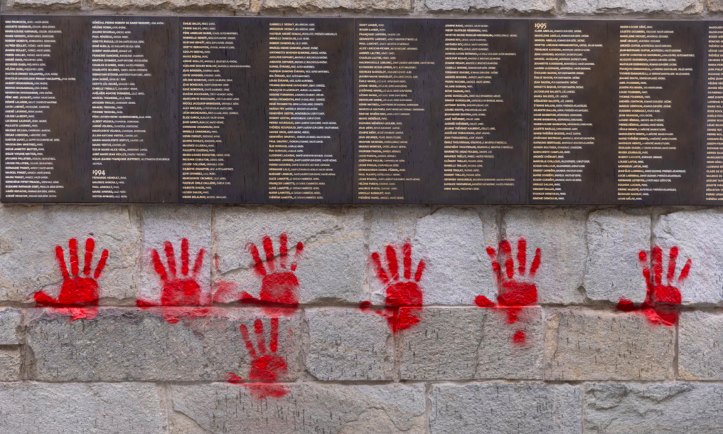 Франция заподозрила российские спецслужбы в порче памятника жертвам Холокоста