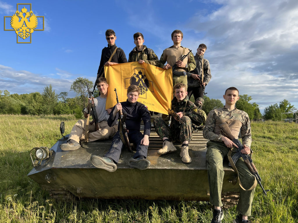 Фотография с заключительной части курса военной подготовки питерских «Академистов»